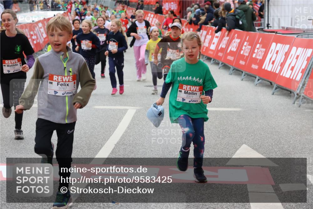 25.04.2026 - Das Zehntel Strokosch-Dieckow http://msf.ph/oto/9583425 25.04.2026 09:06:07 Ziel 1241, 1732, 2183, 2377, 3450, 3767, 3776, 3777, 3947, 3979, 4036, 1241, 1732, 2183, 2377, 3450, 3767, 3776, 3777, 3947, 3979, 4036 meine-sportfotos.de