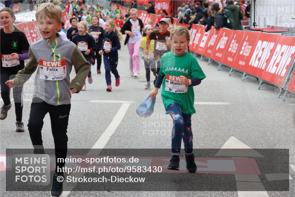 25.04.2026 - Das Zehntel Strokosch-Dieckow http://msf.ph/oto/9583430 25.04.2026 09:06:07 Ziel 1241, 1732, 2183, 2377, 3450, 3767, 3776, 3777, 3947, 3979, 4036, 1241, 1732, 2183, 2377, 3450, 3767, 3776, 3777, 3947, 3979, 4036 meine-sportfotos.de
