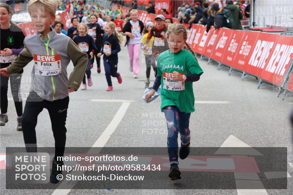25.04.2026 - Das Zehntel Strokosch-Dieckow http://msf.ph/oto/9583434 25.04.2026 09:06:07 Ziel 1241, 1732, 2183, 2377, 3450, 3767, 3776, 3777, 3947, 3979, 4036, 1241, 1732, 2183, 2377, 3450, 3767, 3776, 3777, 3947, 3979, 4036 meine-sportfotos.de