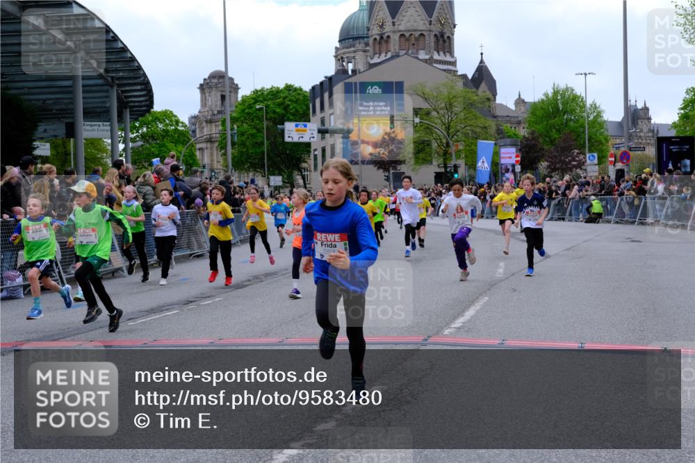 25.04.2026 - Das Zehntel Tim E. http://msf.ph/oto/9583480 25.04.2026 12:53:03 Ziel 10022, 10452, 10474, 10583, 10591, 10592, 10655, 10663, 10795, 10801, 10876, 11007, 11018, 11080, 11106, 11141, 11149, 11163, 11235, 11260, 11269, 11308, 11322, 11444, 11813, 11814, 11843, 11851, 11862, 11895, 11912, 11985, 12101, 12129, 12202, 12260, 12305, 12323, 12645, 12755, 12872, 12918, 12957, 13026 meine-sportfotos.de