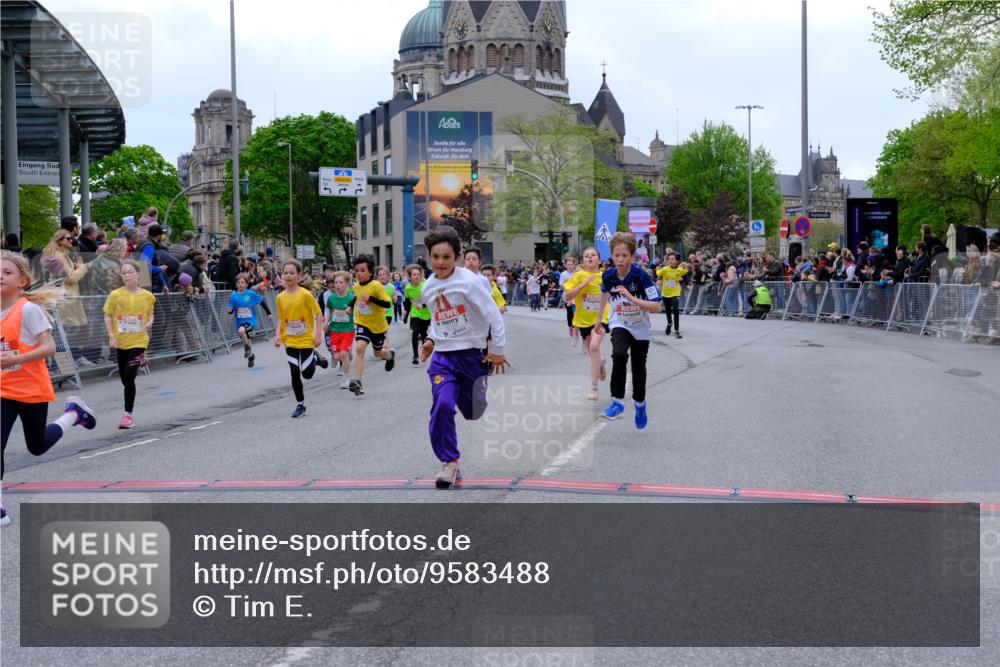 25.04.2026 - Das Zehntel Tim E. http://msf.ph/oto/9583488 25.04.2026 12:53:04 Ziel 10022, 10142, 10452, 10474, 10583, 10591, 10592, 10655, 10663, 10795, 10801, 10876, 11007, 11018, 11080, 11106, 11141, 11149, 11163, 11260, 11308, 11322, 11444, 11813, 11814, 11843, 11851, 11862, 11895, 11912, 11985, 12101, 12129, 12155, 12202, 12260, 12305, 12323, 12645, 12918, 12957 meine-sportfotos.de