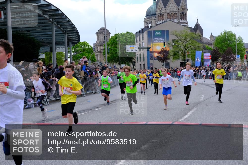 25.04.2026 - Das Zehntel Tim E. http://msf.ph/oto/9583519 25.04.2026 12:53:07 Ziel 10022, 10142, 10474, 10592, 10655, 10663, 10795, 10801, 10876, 11018, 11080, 11106, 11141, 11149, 11154, 11158, 11163, 11222, 11322, 11444, 11494, 11507, 11773, 11785, 11793, 11813, 11814, 11843, 11851, 11862, 11912, 12101, 12129, 12155, 12202, 12260, 12305, 12323, 12645, 12918, 12957 meine-sportfotos.de