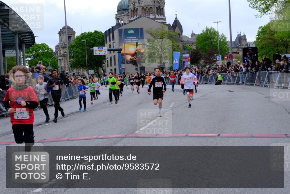 25.04.2026 - Das Zehntel Tim E. http://msf.ph/oto/9583572 25.04.2026 12:53:11 Ziel 10022, 10142, 10180, 10371, 10514, 10663, 11018, 11080, 11106, 11154, 11158, 11222, 11322, 11444, 11494, 11501, 11507, 11526, 11612, 11629, 11765, 11773, 11785, 11793, 11813, 11814, 11843, 11862, 11896, 11912, 12101, 12129, 12139, 12155, 12202, 12260, 12267, 12305, 12323, 12431, 12432, 12645, 12761, 12918 meine-sportfotos.de
