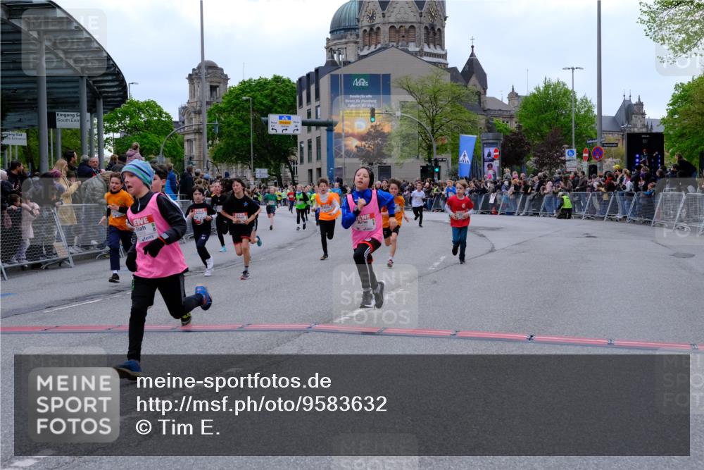25.04.2026 - Das Zehntel Tim E. http://msf.ph/oto/9583632 25.04.2026 12:53:15 Ziel 10142, 10180, 10236, 10252, 10371, 10514, 10646, 11018, 11154, 11158, 11160, 11222, 11490, 11494, 11501, 11502, 11507, 11526, 11612, 11629, 11765, 11773, 11785, 11793, 11896, 12139, 12155, 12267, 12323, 12431, 12432, 12761, 12971, 12980 meine-sportfotos.de