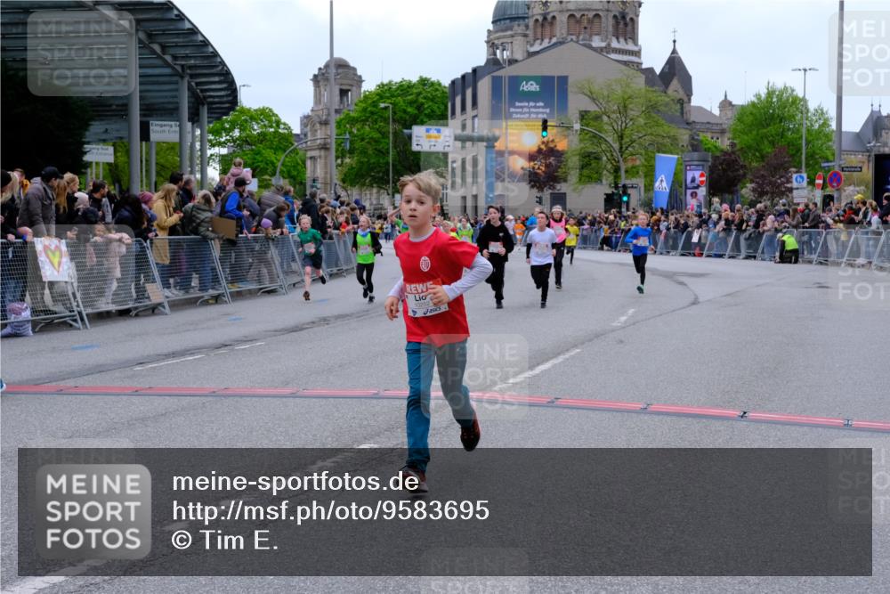 25.04.2026 - Das Zehntel Tim E. http://msf.ph/oto/9583695 25.04.2026 12:53:18 Ziel 10180, 10236, 10252, 10371, 10514, 10646, 11154, 11158, 11160, 11490, 11494, 11501, 11502, 11507, 11526, 11612, 11629, 11671, 11765, 11896, 11990, 12139, 12141, 12184, 12211, 12267, 12431, 12432, 12761, 12971, 12980, 13006 meine-sportfotos.de