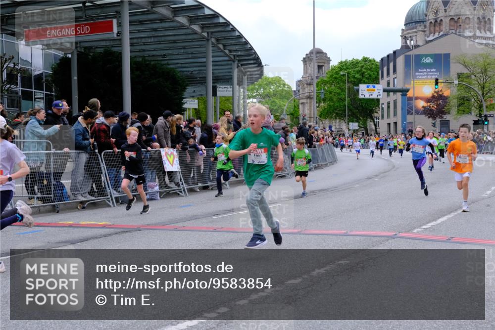 25.04.2026 - Das Zehntel Tim E. http://msf.ph/oto/9583854 25.04.2026 12:53:29 Ziel 10356, 10361, 10388, 10601, 10638, 10854, 10974, 11347, 11671, 11883, 11990, 12120, 12141, 12200, 12203, 12303, 12322, 12370, 12793, 13006, 13032 meine-sportfotos.de