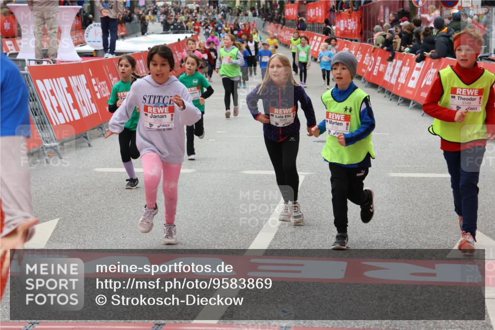 25.04.2026 - Das Zehntel Strokosch-Dieckow http://msf.ph/oto/9583869 25.04.2026 09:06:30 Ziel 1811, 1821, 2141, 2144, 2382, 2918, 2935, 2936, 3133, 3148, 3483, 3487, 3698, 3700, 1811, 1821, 2141, 2144, 2382, 2918, 2935, 2936, 3133, 3148, 3483, 3487, 3698, 3700 meine-sportfotos.de