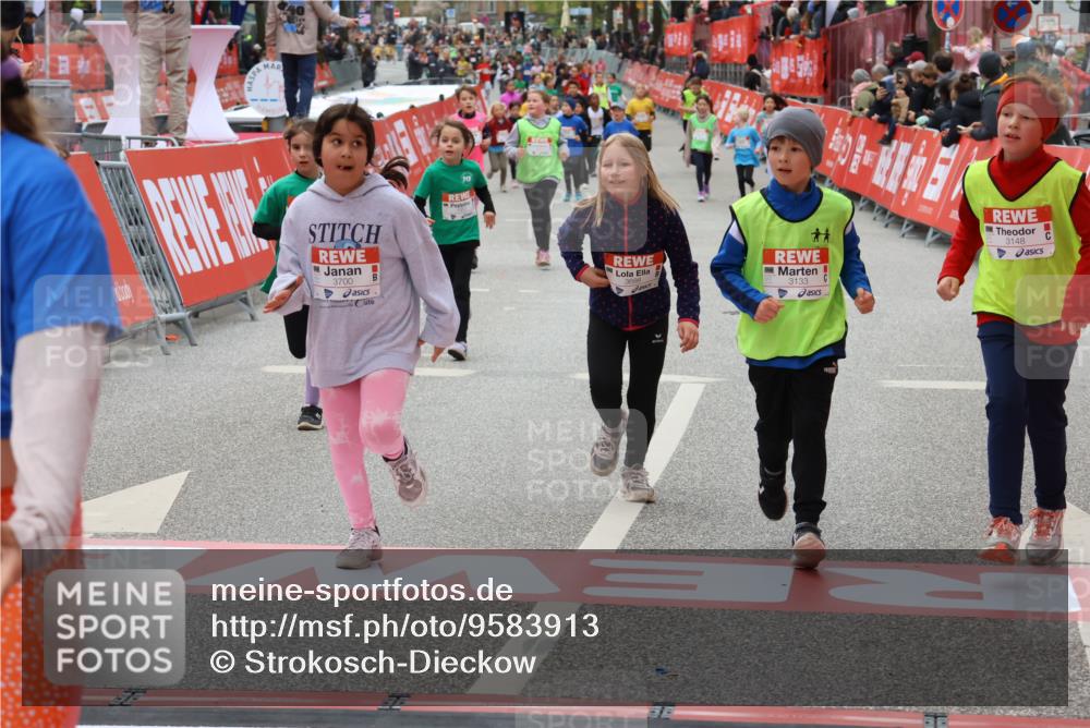 25.04.2026 - Das Zehntel Strokosch-Dieckow http://msf.ph/oto/9583913 25.04.2026 09:06:30 Ziel 1811, 1821, 2141, 2144, 2382, 2918, 2935, 2936, 3133, 3148, 3483, 3487, 3698, 3700, 1811, 1821, 2141, 2144, 2382, 2918, 2935, 2936, 3133, 3148, 3483, 3487, 3698, 3700 meine-sportfotos.de