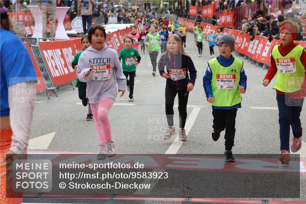 25.04.2026 - Das Zehntel Strokosch-Dieckow http://msf.ph/oto/9583923 25.04.2026 09:06:30 Ziel 1811, 1821, 2141, 2144, 2382, 2918, 2935, 2936, 3133, 3148, 3483, 3487, 3698, 3700, 1811, 1821, 2141, 2144, 2382, 2918, 2935, 2936, 3133, 3148, 3483, 3487, 3698, 3700 meine-sportfotos.de