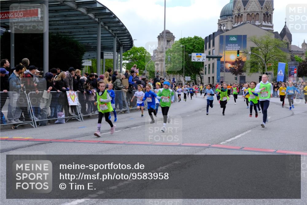 25.04.2026 - Das Zehntel Tim E. http://msf.ph/oto/9583958 25.04.2026 12:53:36 Ziel 10356, 10388, 10454, 10460, 10487, 10638, 10694, 10704, 10708, 10800, 10854, 11026, 11336, 11818, 11883, 11968, 12001, 12120, 12176, 12200, 12203, 12269, 12370, 12683, 12793, 12901, 13032 meine-sportfotos.de