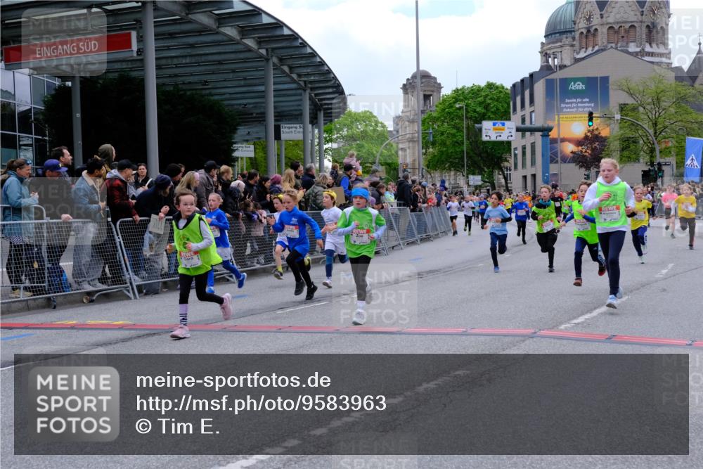 25.04.2026 - Das Zehntel Tim E. http://msf.ph/oto/9583963 25.04.2026 12:53:37 Ziel 10356, 10388, 10454, 10460, 10487, 10694, 10704, 10708, 10800, 11026, 11336, 11453, 11459, 11818, 11883, 11968, 12001, 12120, 12176, 12200, 12203, 12269, 12370, 12682, 12683, 12793, 12901, 13032 meine-sportfotos.de