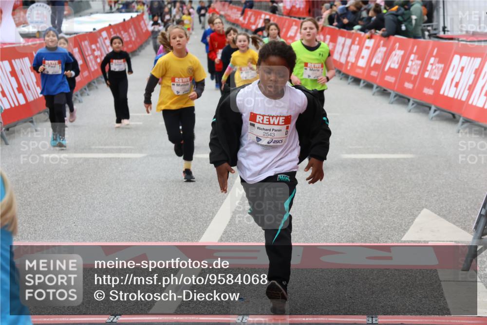 25.04.2026 - Das Zehntel Strokosch-Dieckow http://msf.ph/oto/9584068 25.04.2026 09:06:42 Ziel 1414, 1418, 3750, 3780, 3782, 1414, 1418, 3750, 3780, 3782 meine-sportfotos.de