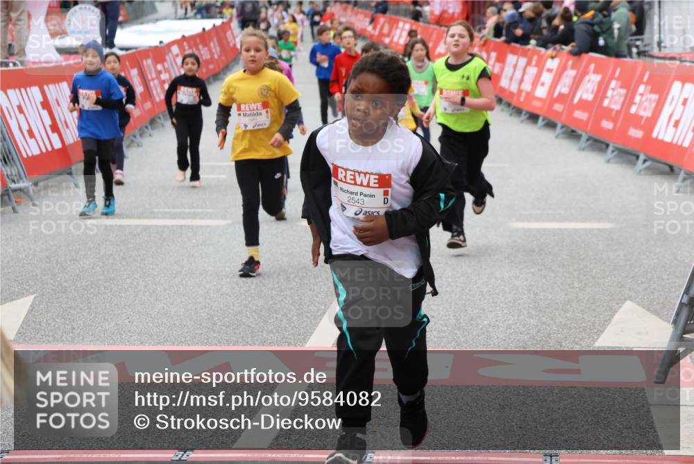 25.04.2026 - Das Zehntel Strokosch-Dieckow http://msf.ph/oto/9584082 25.04.2026 09:06:43 Ziel 1414, 1418, 1949, 3750, 3780, 3782, 1414, 1418, 1949, 3750, 3780, 3782 meine-sportfotos.de