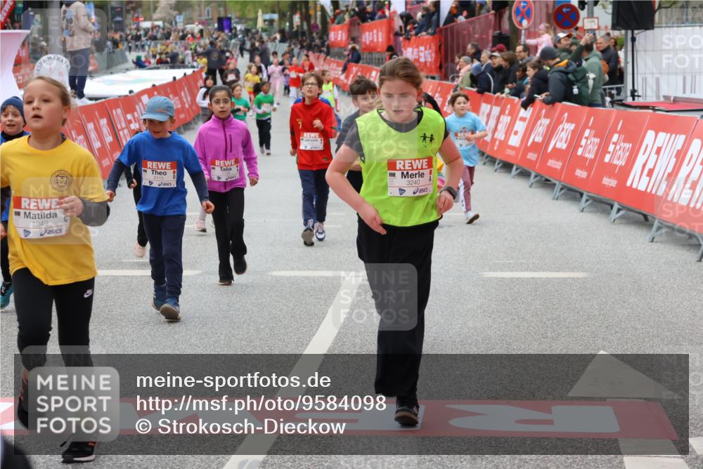 25.04.2026 - Das Zehntel Strokosch-Dieckow http://msf.ph/oto/9584098 25.04.2026 09:06:44 Ziel 1414, 1418, 1939, 1949, 3240, 3750, 3780, 3782, 1414, 1418, 1939, 1949, 3240, 3750, 3780, 3782 meine-sportfotos.de