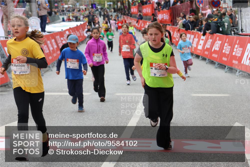 25.04.2026 - Das Zehntel Strokosch-Dieckow http://msf.ph/oto/9584102 25.04.2026 09:06:45 Ziel 1130, 1939, 1949, 2543, 3240, 3750, 3780, 3782, 1130, 1939, 1949, 2543, 3240, 3750, 3780, 3782 meine-sportfotos.de