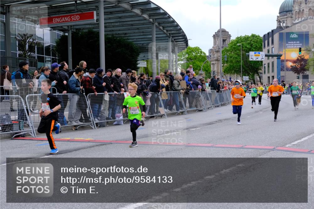 25.04.2026 - Das Zehntel Tim E. http://msf.ph/oto/9584133 25.04.2026 12:53:45 Ziel 10082, 10272, 10460, 10487, 10637, 10694, 10704, 10708, 10797, 10849, 11026, 11073, 11100, 11205, 11336, 11349, 11453, 11459, 11729, 11818, 11827, 11968, 12269, 12434, 12448, 12605, 12682, 12683, 12901, 12989 meine-sportfotos.de