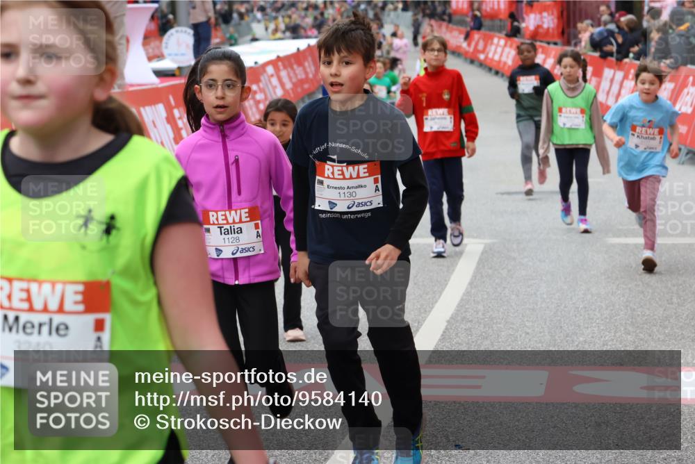 25.04.2026 - Das Zehntel Strokosch-Dieckow http://msf.ph/oto/9584140 25.04.2026 09:06:47 Ziel 1084, 1128, 1130, 1939, 1949, 2113, 2115, 2543, 3240, 3750, 3780, 3782, 1084, 1128, 1130, 1939, 1949, 2113, 2115, 2543, 3240, 3750, 3780, 3782 meine-sportfotos.de