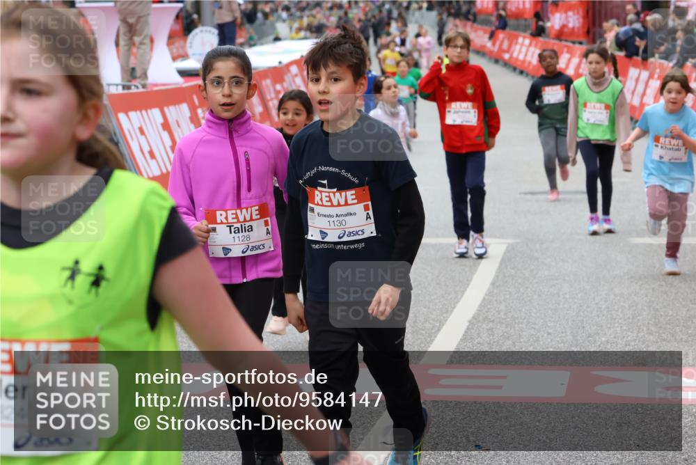 25.04.2026 - Das Zehntel Strokosch-Dieckow http://msf.ph/oto/9584147 25.04.2026 09:06:48 Ziel 1078, 1084, 1128, 1130, 1939, 1949, 2113, 2115, 2543, 3240, 3750, 3780, 3782, 1078, 1084, 1128, 1130, 1939, 1949, 2113, 2115, 2543, 3240, 3750, 3780, 3782 meine-sportfotos.de