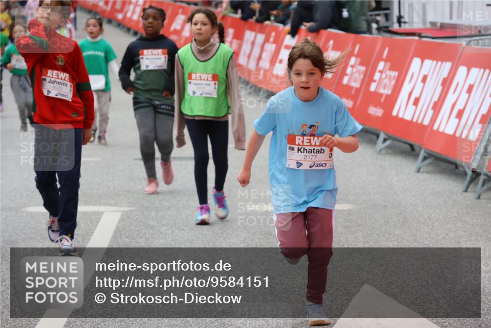 25.04.2026 - Das Zehntel Strokosch-Dieckow http://msf.ph/oto/9584151 25.04.2026 09:06:49 Ziel 1078, 1084, 1128, 1130, 1939, 1949, 2113, 2115, 2543, 3240, 3780, 1078, 1084, 1128, 1130, 1939, 1949, 2113, 2115, 2543, 3240, 3780 meine-sportfotos.de