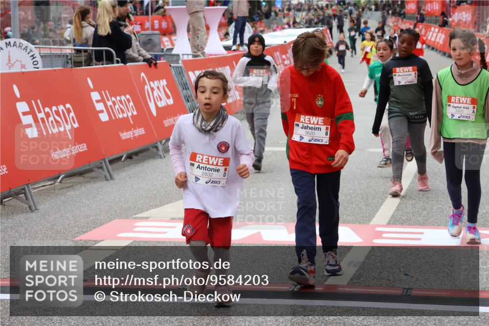 25.04.2026 - Das Zehntel Strokosch-Dieckow http://msf.ph/oto/9584203 25.04.2026 09:06:53 Ziel 1078, 1084, 1118, 1128, 1130, 2113, 2115, 2177, 2543, 2832, 3320, 3620, 1078, 1084, 1118, 1128, 1130, 2113, 2115, 2177, 2543, 2832, 3320, 3620 meine-sportfotos.de