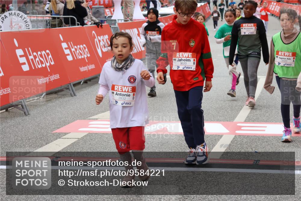 25.04.2026 - Das Zehntel Strokosch-Dieckow http://msf.ph/oto/9584221 25.04.2026 09:06:53 Ziel 1078, 1084, 1118, 1128, 1130, 2113, 2115, 2177, 2543, 2832, 3320, 3620, 1078, 1084, 1118, 1128, 1130, 2113, 2115, 2177, 2543, 2832, 3320, 3620 meine-sportfotos.de