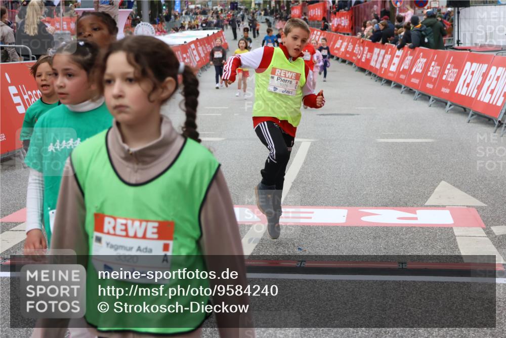 25.04.2026 - Das Zehntel Strokosch-Dieckow http://msf.ph/oto/9584240 25.04.2026 09:06:58 Ziel 1076, 1118, 1616, 1659, 2177, 2357, 2372, 2626, 2832, 3320, 3620, 1076, 1118, 1616, 1659, 2177, 2357, 2372, 2626, 2832, 3320, 3620 meine-sportfotos.de
