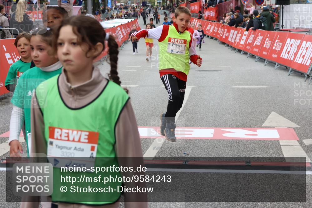 25.04.2026 - Das Zehntel Strokosch-Dieckow http://msf.ph/oto/9584243 25.04.2026 09:06:58 Ziel 1076, 1118, 1616, 1659, 2177, 2357, 2372, 2626, 2832, 3320, 3620, 1076, 1118, 1616, 1659, 2177, 2357, 2372, 2626, 2832, 3320, 3620 meine-sportfotos.de