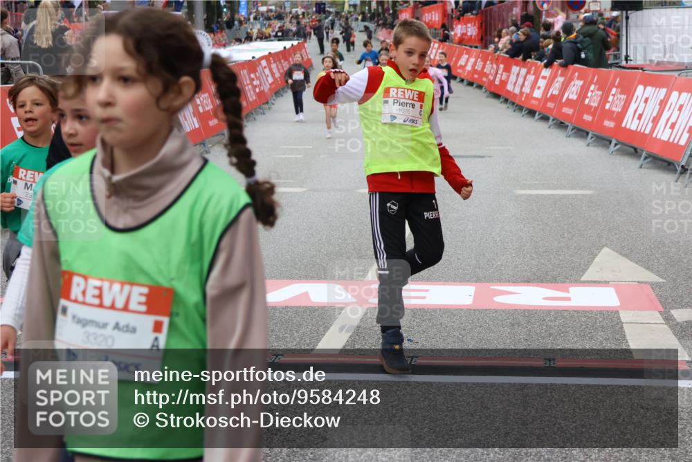 25.04.2026 - Das Zehntel Strokosch-Dieckow http://msf.ph/oto/9584248 25.04.2026 09:06:58 Ziel 1076, 1118, 1616, 1659, 2177, 2357, 2372, 2626, 2832, 3320, 3620, 1076, 1118, 1616, 1659, 2177, 2357, 2372, 2626, 2832, 3320, 3620 meine-sportfotos.de