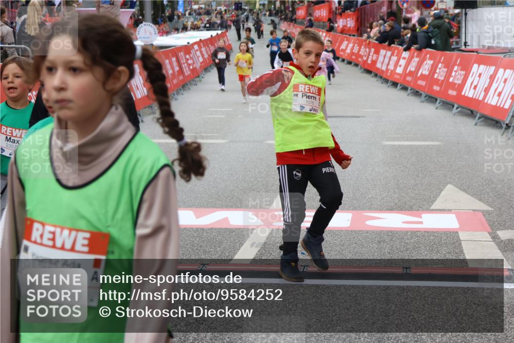 25.04.2026 - Das Zehntel Strokosch-Dieckow http://msf.ph/oto/9584252 25.04.2026 09:06:58 Ziel 1076, 1118, 1616, 1659, 2177, 2357, 2372, 2626, 2832, 3320, 3620, 1076, 1118, 1616, 1659, 2177, 2357, 2372, 2626, 2832, 3320, 3620 meine-sportfotos.de