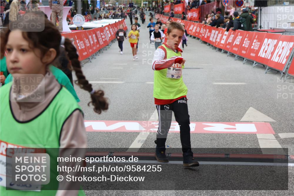 25.04.2026 - Das Zehntel Strokosch-Dieckow http://msf.ph/oto/9584255 25.04.2026 09:06:58 Ziel 1076, 1118, 1616, 1659, 2177, 2357, 2372, 2626, 2832, 3320, 3620, 1076, 1118, 1616, 1659, 2177, 2357, 2372, 2626, 2832, 3320, 3620 meine-sportfotos.de
