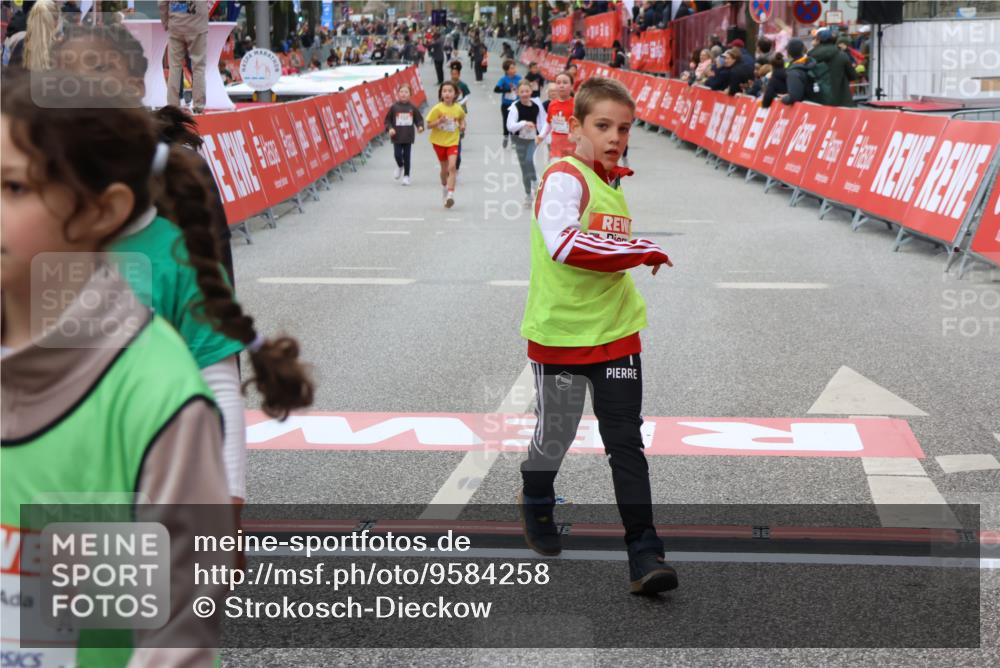 25.04.2026 - Das Zehntel Strokosch-Dieckow http://msf.ph/oto/9584258 25.04.2026 09:06:58 Ziel 1076, 1118, 1616, 1659, 2177, 2357, 2372, 2626, 2832, 3320, 3620, 1076, 1118, 1616, 1659, 2177, 2357, 2372, 2626, 2832, 3320, 3620 meine-sportfotos.de