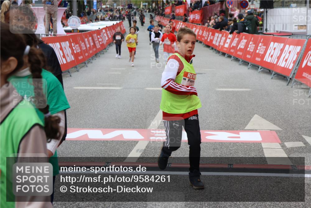 25.04.2026 - Das Zehntel Strokosch-Dieckow http://msf.ph/oto/9584261 25.04.2026 09:06:58 Ziel 1076, 1118, 1616, 1659, 2177, 2357, 2372, 2626, 2832, 3320, 3620, 1076, 1118, 1616, 1659, 2177, 2357, 2372, 2626, 2832, 3320, 3620 meine-sportfotos.de