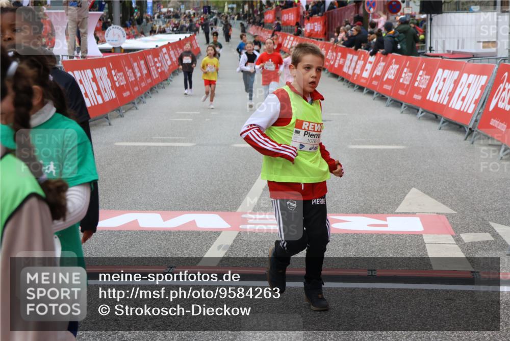 25.04.2026 - Das Zehntel Strokosch-Dieckow http://msf.ph/oto/9584263 25.04.2026 09:06:58 Ziel 1076, 1118, 1616, 1659, 2177, 2357, 2372, 2626, 2832, 3320, 3620, 1076, 1118, 1616, 1659, 2177, 2357, 2372, 2626, 2832, 3320, 3620 meine-sportfotos.de