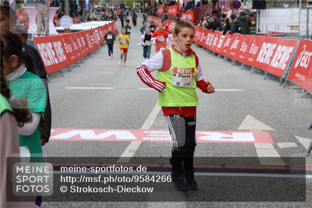 25.04.2026 - Das Zehntel Strokosch-Dieckow http://msf.ph/oto/9584266 25.04.2026 09:06:58 Ziel 1076, 1118, 1616, 1659, 2177, 2357, 2372, 2626, 2832, 3320, 3620, 1076, 1118, 1616, 1659, 2177, 2357, 2372, 2626, 2832, 3320, 3620 meine-sportfotos.de