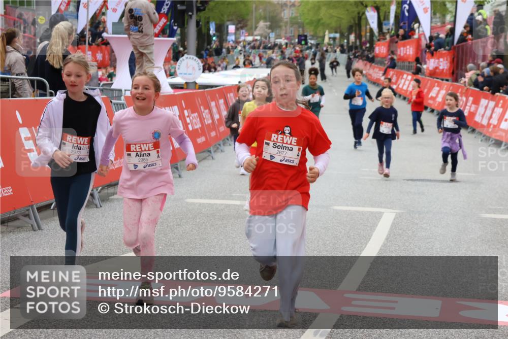 25.04.2026 - Das Zehntel Strokosch-Dieckow http://msf.ph/oto/9584271 25.04.2026 09:07:03 Ziel 1076, 1616, 1659, 2357, 2483, 2677, 2973, 2985, 1076, 1616, 1659, 2357, 2483, 2677, 2973, 2985 meine-sportfotos.de