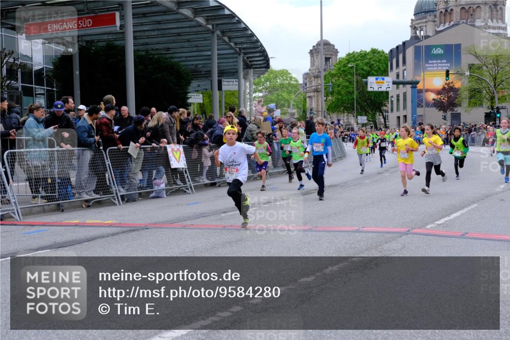 25.04.2026 - Das Zehntel Tim E. http://msf.ph/oto/9584280 25.04.2026 12:53:58 Ziel 10396, 10481, 10518, 10629, 10648, 10785, 10815, 10852, 11330, 11709, 11727, 11966, 11984, 11994, 11999, 12028, 12173, 12283, 12289, 12458, 12913, 12945 meine-sportfotos.de