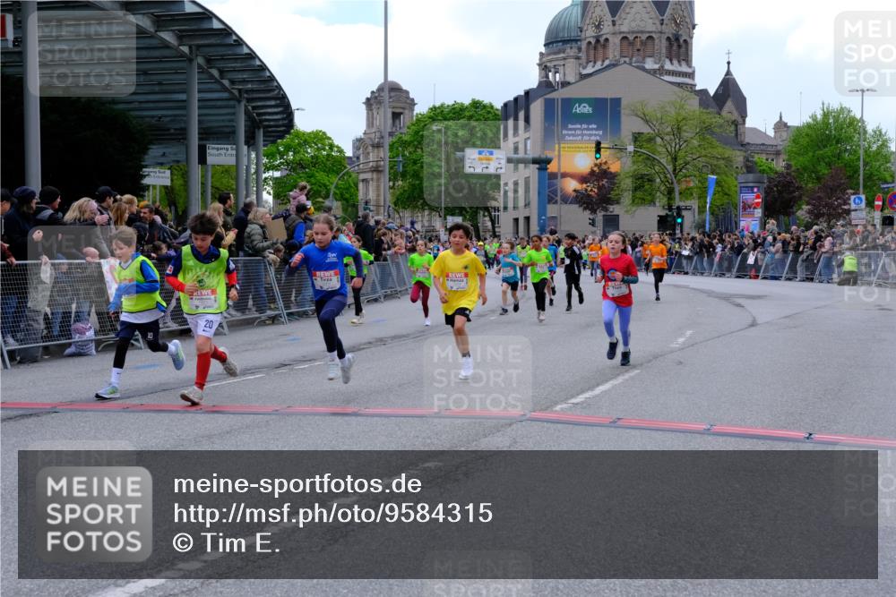 25.04.2026 - Das Zehntel Tim E. http://msf.ph/oto/9584315 25.04.2026 12:54:04 Ziel 10494, 10629, 10785, 10815, 11216, 11275, 11306, 11325, 11330, 11709, 11727, 11972, 11984, 11999, 12007, 12028, 12264, 12283, 12289, 12412, 12419, 12596, 12642, 12746, 12772, 12913 meine-sportfotos.de