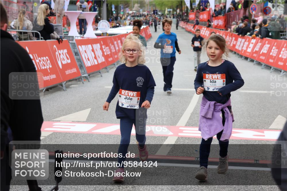 25.04.2026 - Das Zehntel Strokosch-Dieckow http://msf.ph/oto/9584324 25.04.2026 09:07:09 Ziel 1227, 1235, 1973, 2483, 2677, 2687, 2973, 2985, 3771, 3781, 1227, 1235, 1973, 2483, 2677, 2687, 2973, 2985, 3771, 3781 meine-sportfotos.de