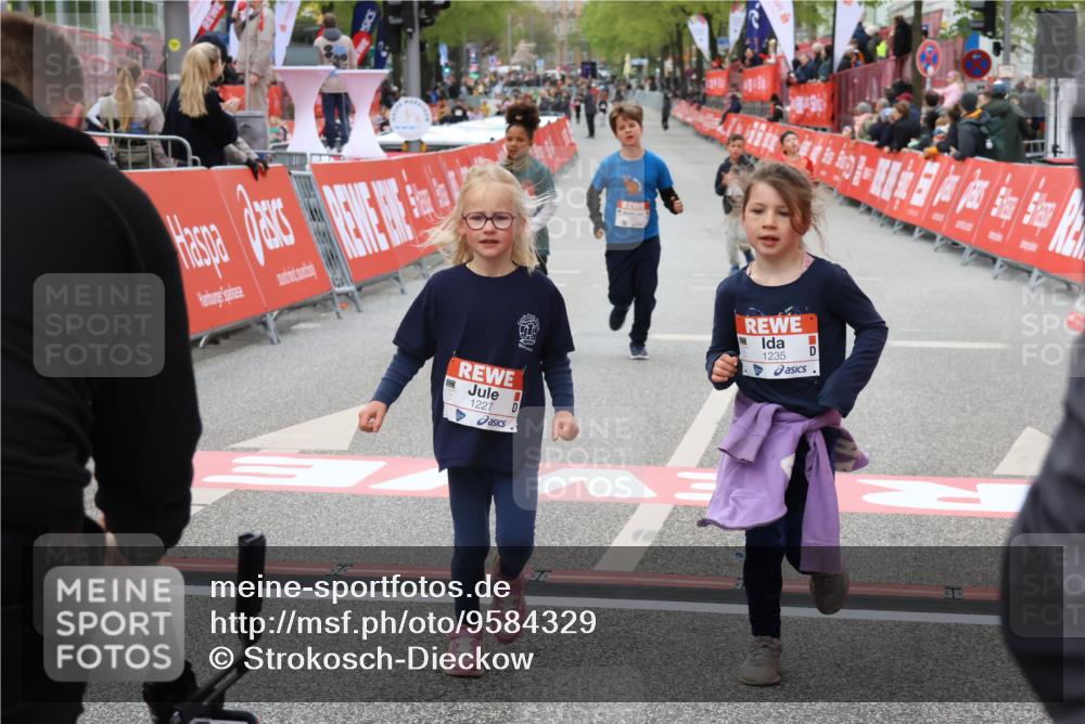 25.04.2026 - Das Zehntel Strokosch-Dieckow http://msf.ph/oto/9584329 25.04.2026 09:07:09 Ziel 1227, 1235, 1973, 2483, 2677, 2687, 2973, 2985, 3771, 3781, 1227, 1235, 1973, 2483, 2677, 2687, 2973, 2985, 3771, 3781 meine-sportfotos.de