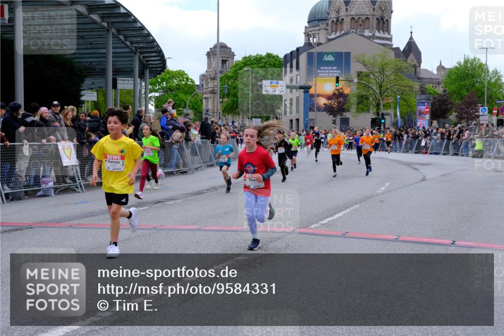 25.04.2026 - Das Zehntel Tim E. http://msf.ph/oto/9584331 25.04.2026 12:54:06 Ziel 10494, 10629, 10785, 10815, 10874, 10882, 11214, 11216, 11275, 11306, 11325, 11330, 11727, 11972, 11984, 11999, 12007, 12028, 12048, 12264, 12283, 12289, 12412, 12419, 12596, 12642, 12746, 12772 meine-sportfotos.de