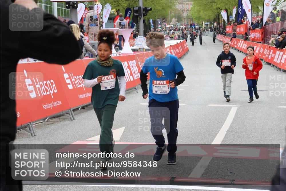 25.04.2026 - Das Zehntel Strokosch-Dieckow http://msf.ph/oto/9584348 25.04.2026 09:07:12 Ziel 1227, 1235, 1524, 1973, 2054, 2060, 2687, 3771, 3781, 1227, 1235, 1524, 1973, 2054, 2060, 2687, 3771, 3781 meine-sportfotos.de