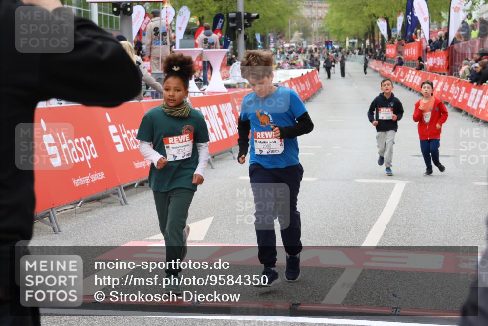 25.04.2026 - Das Zehntel Strokosch-Dieckow http://msf.ph/oto/9584350 25.04.2026 09:07:12 Ziel 1227, 1235, 1524, 1973, 2054, 2060, 2687, 3771, 3781, 1227, 1235, 1524, 1973, 2054, 2060, 2687, 3771, 3781 meine-sportfotos.de