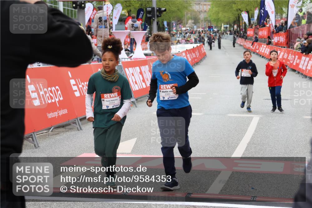 25.04.2026 - Das Zehntel Strokosch-Dieckow http://msf.ph/oto/9584353 25.04.2026 09:07:12 Ziel 1227, 1235, 1524, 1973, 2054, 2060, 2687, 3771, 3781, 1227, 1235, 1524, 1973, 2054, 2060, 2687, 3771, 3781 meine-sportfotos.de