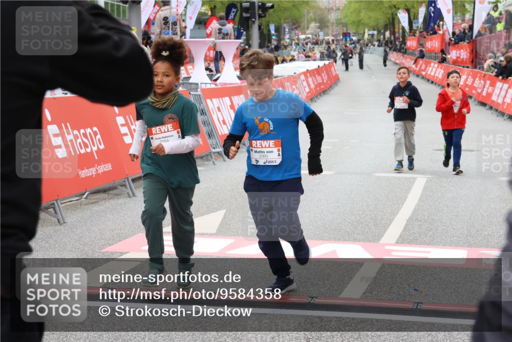 25.04.2026 - Das Zehntel Strokosch-Dieckow http://msf.ph/oto/9584358 25.04.2026 09:07:12 Ziel 1227, 1235, 1524, 1973, 2054, 2060, 2687, 3771, 3781, 1227, 1235, 1524, 1973, 2054, 2060, 2687, 3771, 3781 meine-sportfotos.de