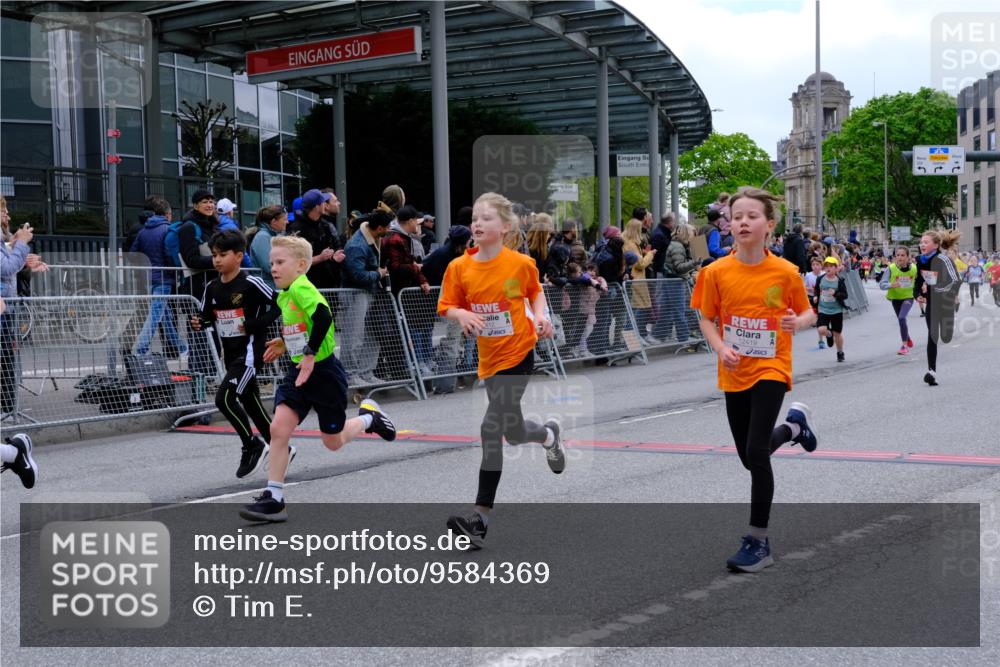 25.04.2026 - Das Zehntel Tim E. http://msf.ph/oto/9584369 25.04.2026 12:54:10 Ziel 10494, 10833, 10874, 10882, 11211, 11214, 11216, 11275, 11306, 11325, 11882, 11972, 12007, 12048, 12264, 12356, 12371, 12412, 12419, 12422, 12428, 12449, 12596, 12642, 12746, 12772, 12919, 12920, 12929 meine-sportfotos.de