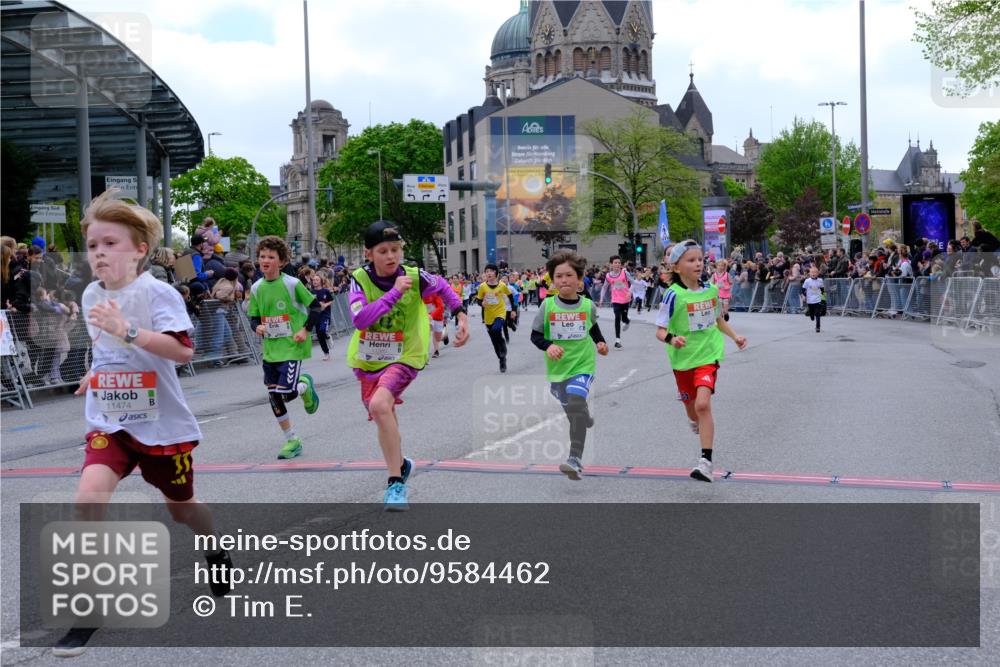 25.04.2026 - Das Zehntel Tim E. http://msf.ph/oto/9584462 25.04.2026 12:54:19 Ziel 10001, 10186, 10193, 10201, 10391, 10509, 10519, 10549, 10587, 10742, 10771, 10794, 10833, 10868, 10869, 11075, 11140, 11211, 11213, 11226, 11458, 11474, 11496, 11656, 11663, 11882, 11980, 12135, 12165, 12262, 12306, 12356, 12371, 12422, 12428, 12449, 12464, 12748, 12796, 12858, 12919, 12920, 12929, 12965 meine-sportfotos.de