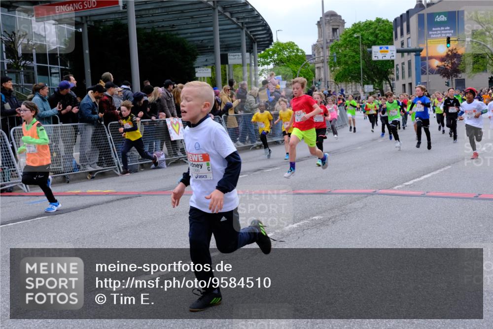 25.04.2026 - Das Zehntel Tim E. http://msf.ph/oto/9584510 25.04.2026 12:54:27 Ziel 10001, 10136, 10143, 10186, 10192, 10193, 10201, 10243, 10262, 10263, 10391, 10527, 10556, 10778, 10873, 11066, 11075, 11127, 11140, 11231, 11252, 11257, 11363, 11368, 11492, 11496, 11513, 11635, 11636, 11637, 11656, 11663, 11705, 11815, 11825, 11961, 12009, 12031, 12135, 12306, 12478, 12621, 12661, 12771, 12863, 12887, 12958, 12965 meine-sportfotos.de
