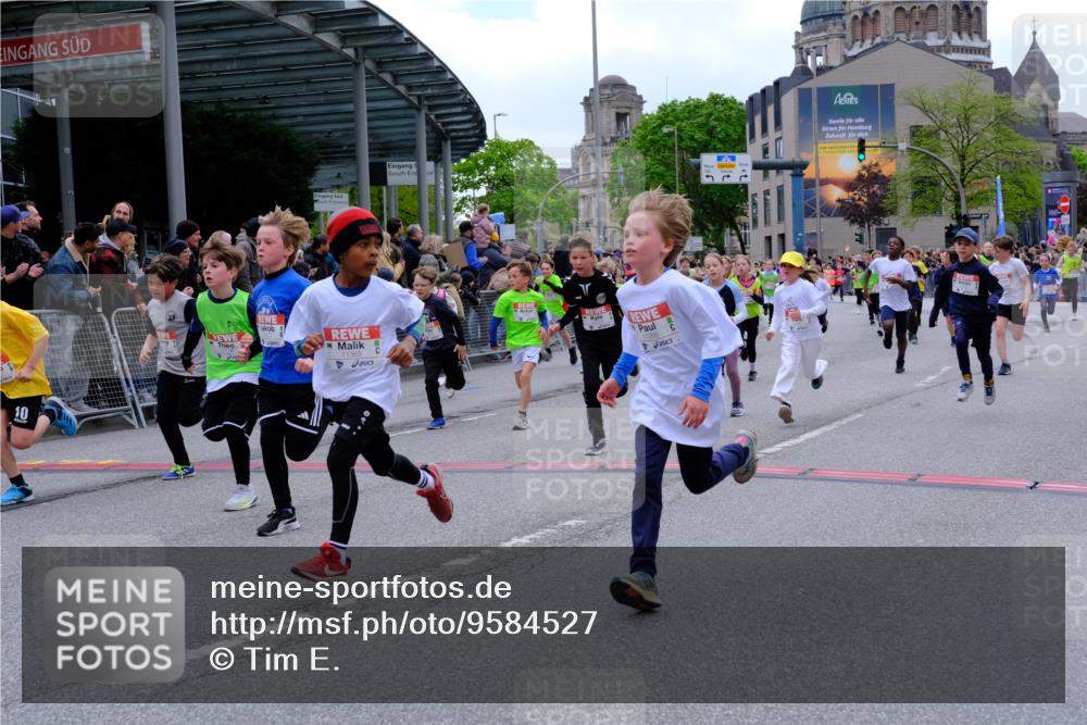 25.04.2026 - Das Zehntel Tim E. http://msf.ph/oto/9584527 25.04.2026 12:54:29 Ziel 10001, 10136, 10143, 10186, 10192, 10193, 10201, 10202, 10235, 10243, 10262, 10263, 10489, 10527, 10556, 10778, 10873, 11066, 11075, 11127, 11221, 11231, 11252, 11257, 11363, 11368, 11454, 11492, 11513, 11635, 11636, 11637, 11656, 11663, 11705, 11815, 11825, 11961, 11971, 12009, 12017, 12019, 12031, 12039, 12050, 12114, 12160, 12175, 12306, 12478, 12621, 12661, 12771, 12863, 12887, 12958, 12965 meine-sportfotos.de