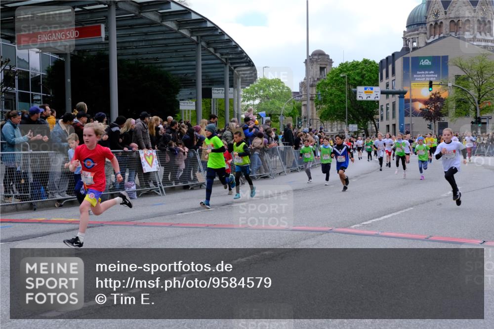25.04.2026 - Das Zehntel Tim E. http://msf.ph/oto/9584579 25.04.2026 12:54:42 Ziel 10297, 10510, 10619, 10702, 10859, 10861, 11001, 11068, 11187, 11189, 11194, 11201, 11202, 11203, 11403, 11659, 11923, 11934, 11941, 11951, 11960, 12005, 12133, 12147, 12169, 12181, 12210, 12324, 12456, 12693, 12739, 12747, 12773, 12947, 12964 meine-sportfotos.de