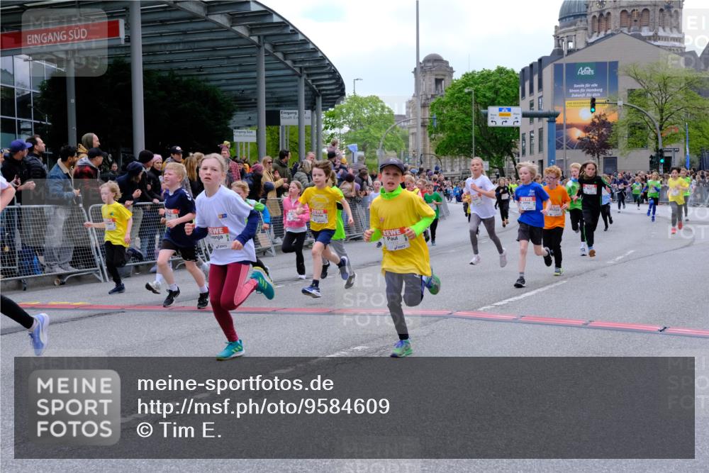 25.04.2026 - Das Zehntel Tim E. http://msf.ph/oto/9584609 25.04.2026 12:54:50 Ziel 10006, 10007, 10096, 10297, 10426, 10493, 10633, 10715, 10716, 10871, 10961, 10967, 11189, 11463, 11498, 11812, 11923, 11934, 11937, 11941, 11947, 11950, 11951, 12004, 12005, 12012, 12014, 12093, 12103, 12133, 12144, 12145, 12147, 12169, 12181, 12228, 12292, 12310, 12409, 12773, 12802, 12951 meine-sportfotos.de